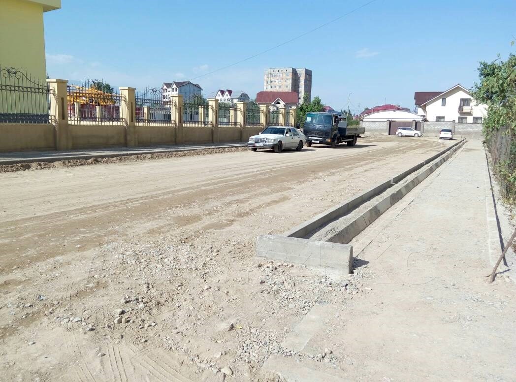ИА «24.kg» К новой школе отремонтировали дорогу