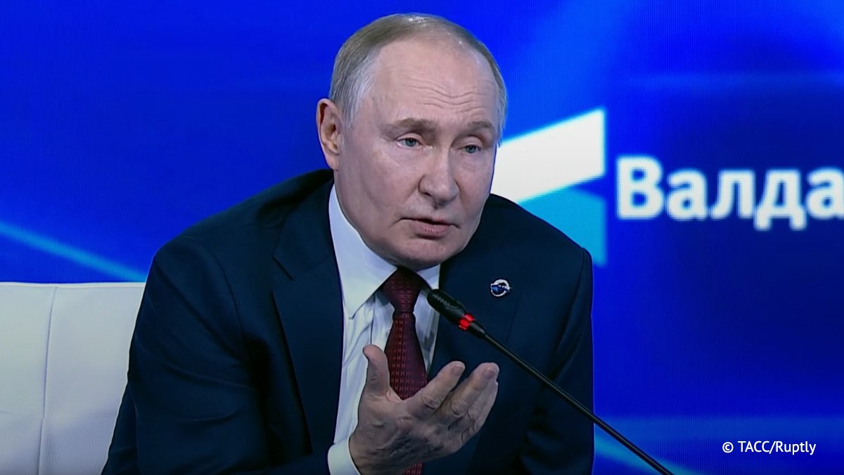 Президент России выступил на пленарной сессии заседания международного дискуссионного клуба «Валдай»