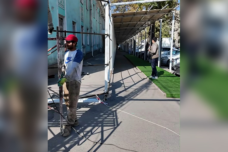 В Бишкеке сносят здание Музыкального училища имени Мураталы Куренкеева