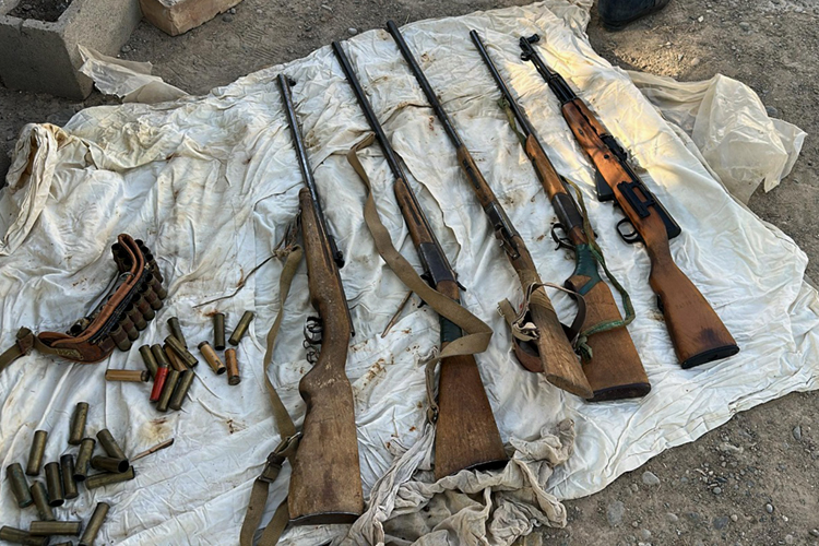 В Майлуу-Суу у бывшего милиционера нашли арсенал оружия и тысячу патронов