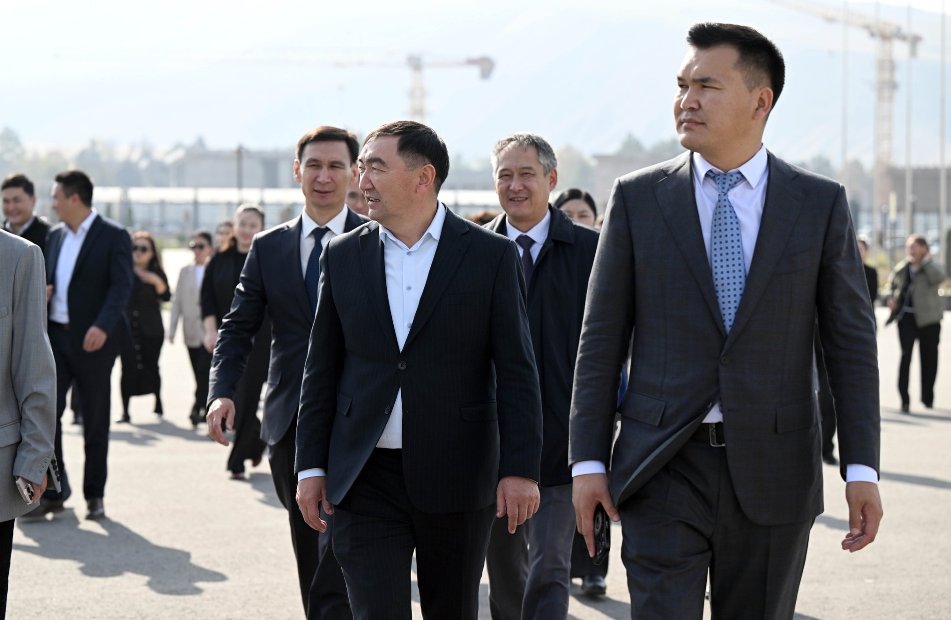 В администрации президента прошла акция «23 минуты в поддержку снежного барса»