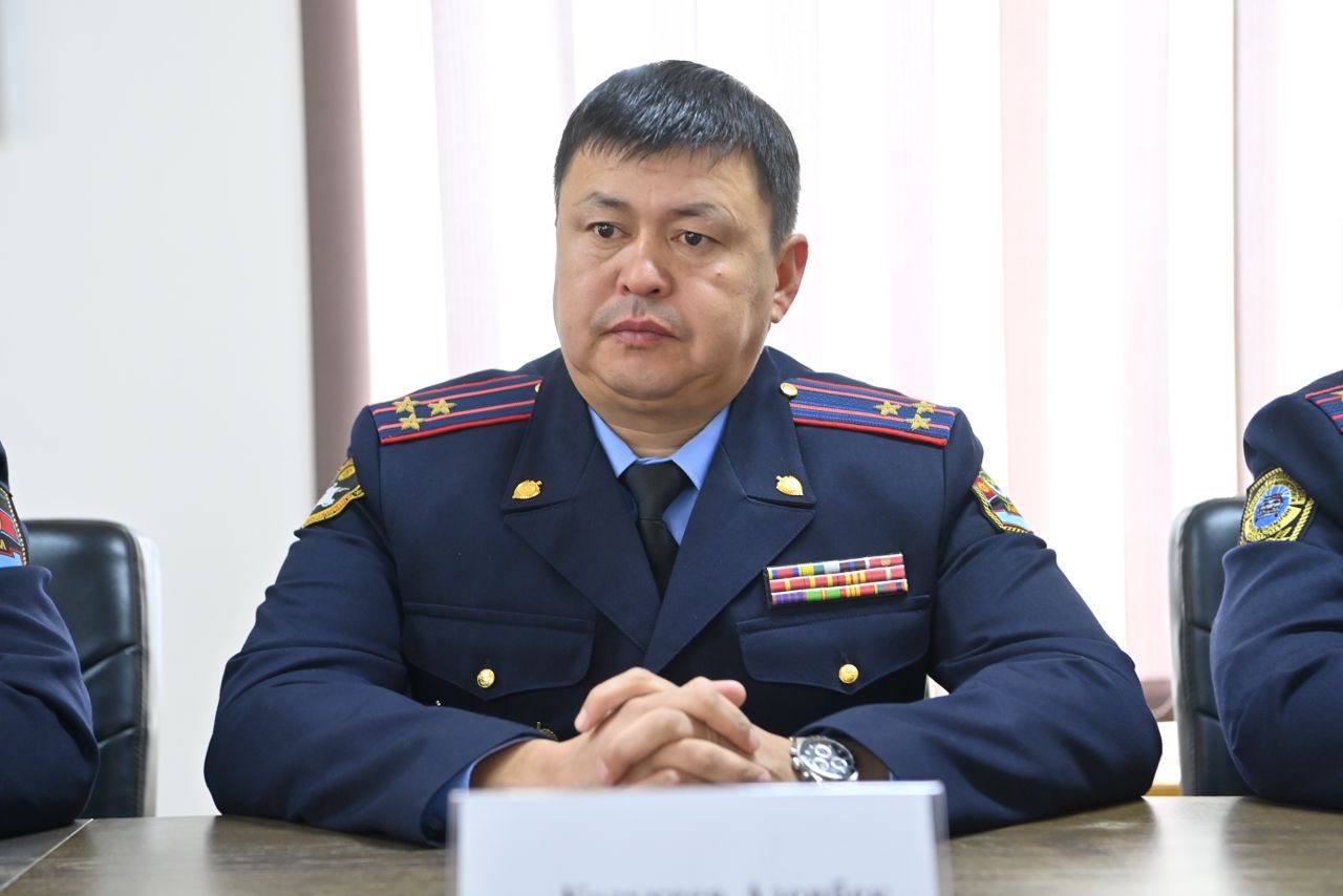Начальник ГУОБДД Азенбек Козукеев