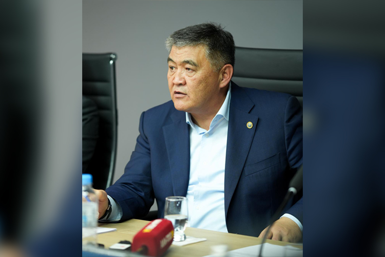 Президент союза Камчыбек Ташиев встретился с руководителями клубов Кыргызской премьер-лиги