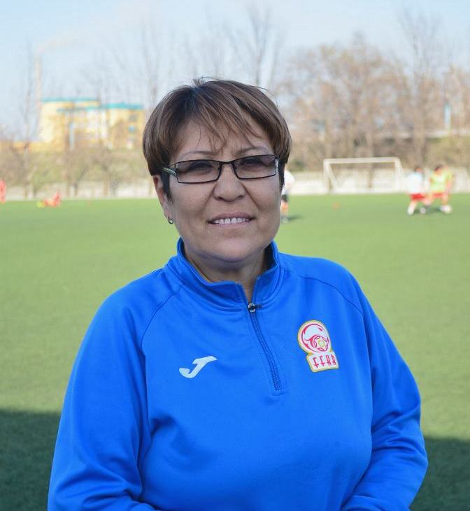 Наставник сборной КР по уличному футболу Гулбара Уматалиева