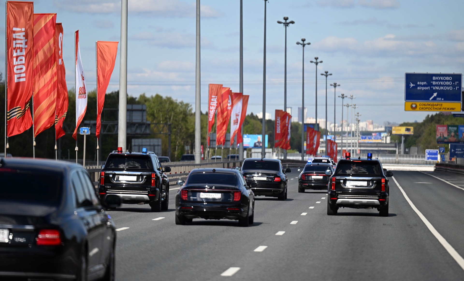 2023-й стал рекордным по плотности контактов. 8-9 мая Садыр Жапаров прибыл в Москву с официальным визитом