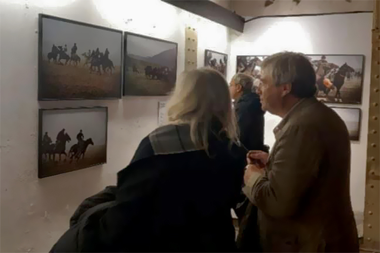 Выставка фоторабот в Париже