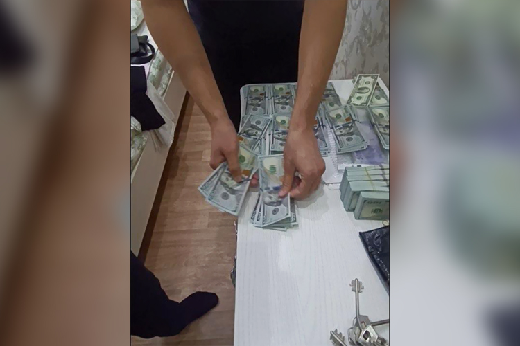 Раскрыта схема подкупа избирателей: силовики изъяли крупную сумму наличных