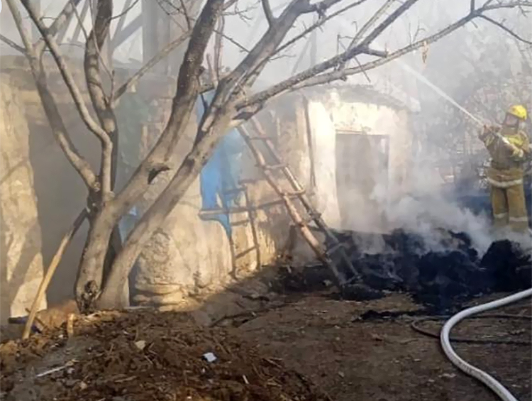 В Араванском районе Ошской области в результате пожара погиб семилетний ребенок