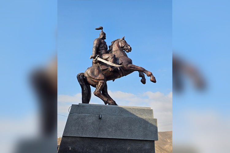 В Кыргызстане открыт памятник хану Садыру