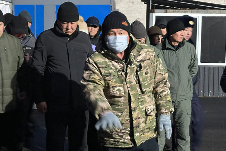 Утренний шок в Оше: мэр устроил рейд и перенес переселение рынка Келечек