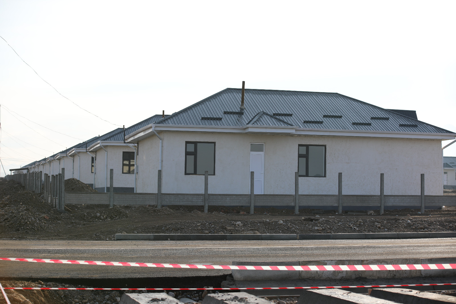 Камчыбек Ташиев проверил село Достук в приграничной Баткенской области