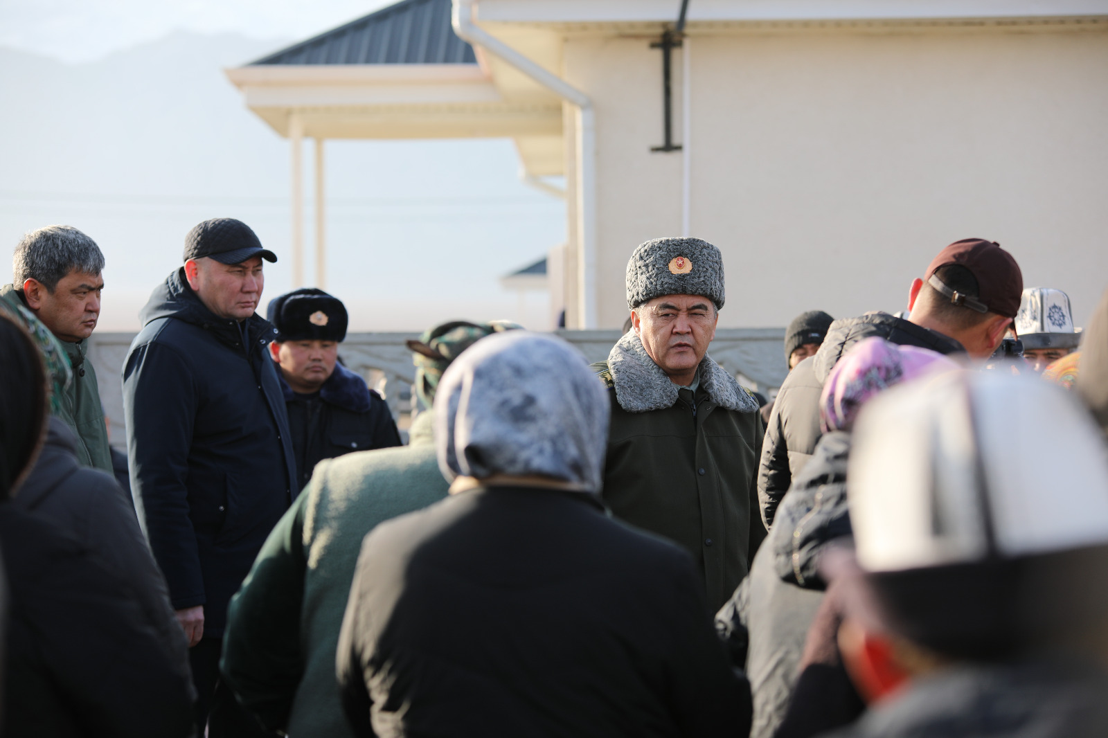 Ташиев проверил село Достук в приграничной Баткенской области