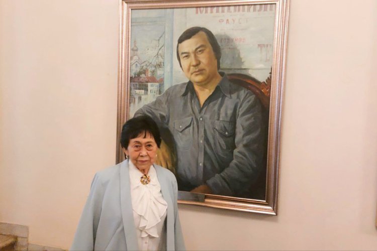 Супруга Булата Минжилкиева Рейна Чокоева