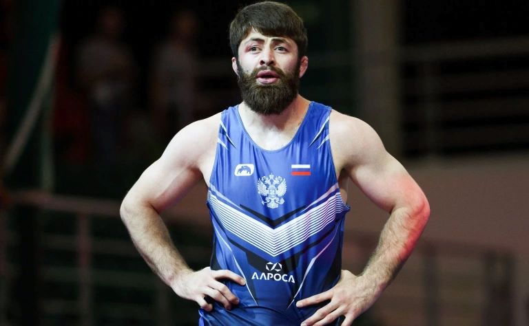 Двукратный чемпион России по борьбе Малик Шаваев будет выступать за Кыргызстан