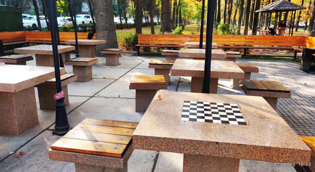 Осень на бульваре Эркиндик