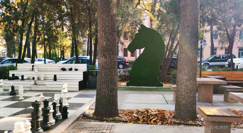 Осень на бульваре Эркиндик