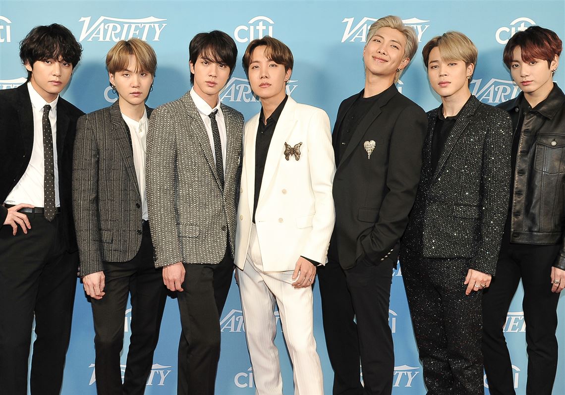 Участники BTS возвращаются на сцену после долгого перерыва