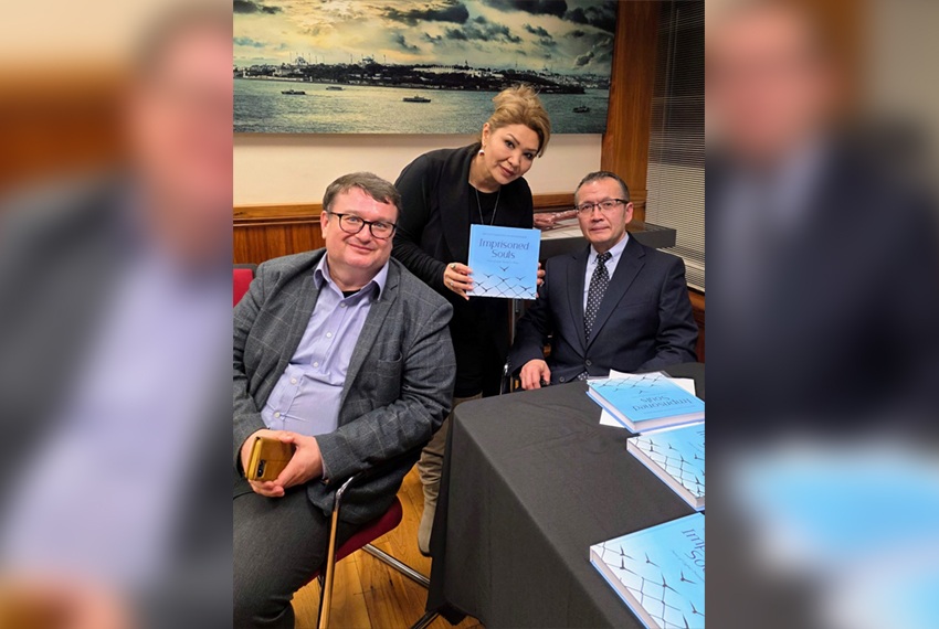 Марат Ахмеджанов, Шахсанем Мюррей и переводчик Азиз Иса Элкун