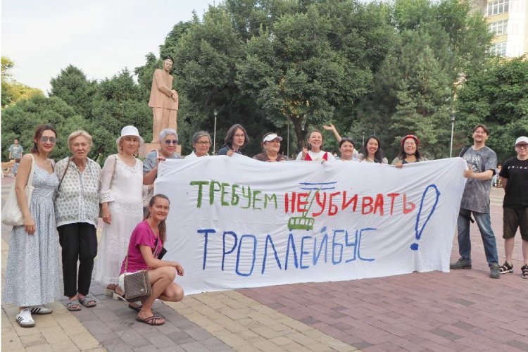 Бишкекчане не раз устраивали мирные собрания в поддержку троллейбусов