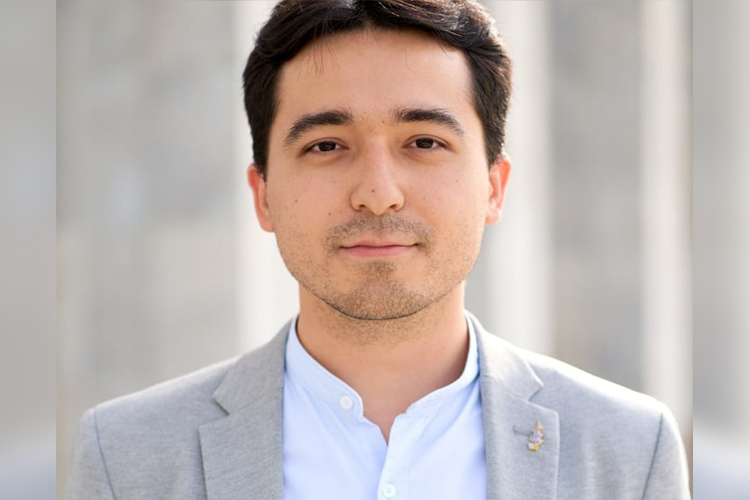 Темур Умаров
