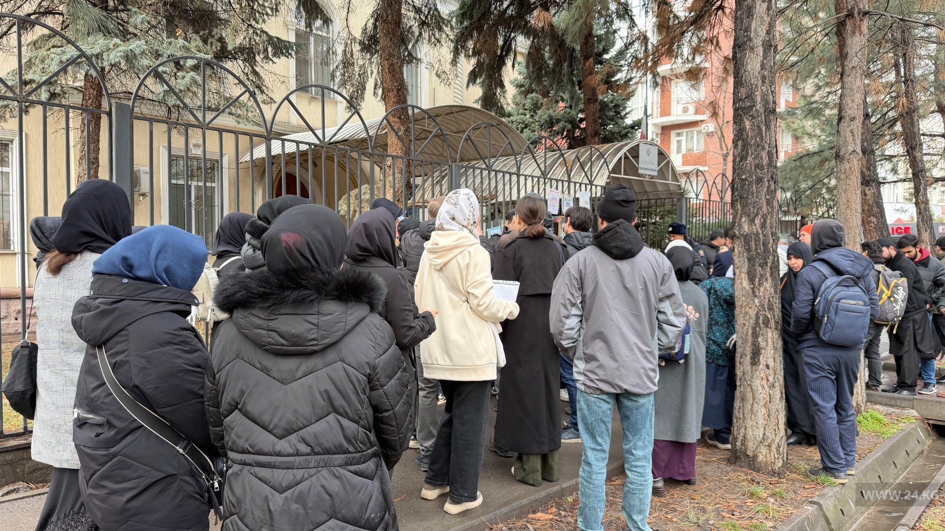 В Бишкеке прошел мирный митинг-реквием в поддержку народа Ирана