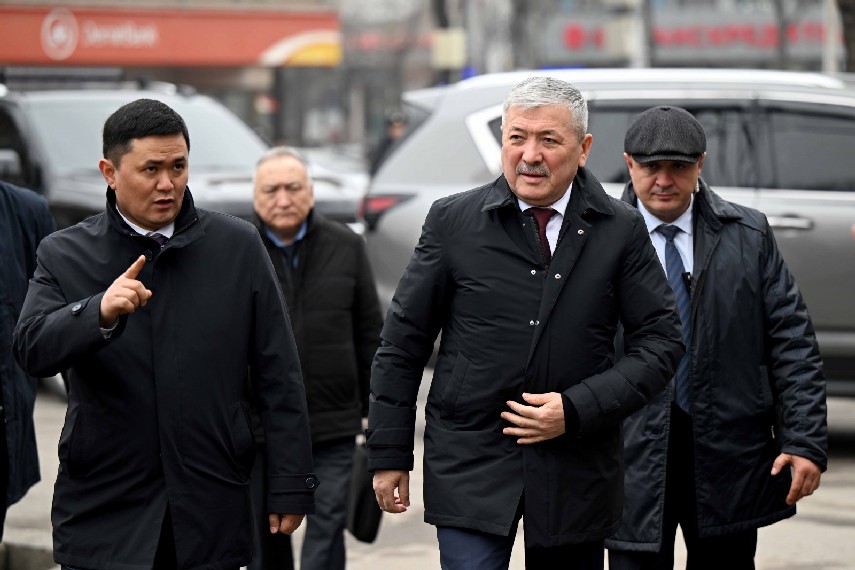 Адылбек Касымалиев и министр строительства Нурдан Орунтаев