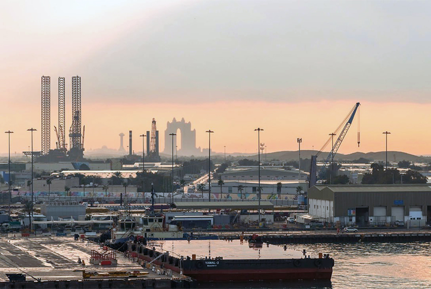 Государственная нефтяная компания Абу-Даби ADNOC закрыла предприятие в Эр-Рувайсе
