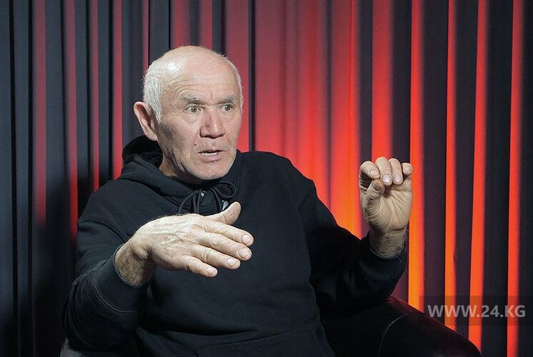 Художник Эркин Салиев