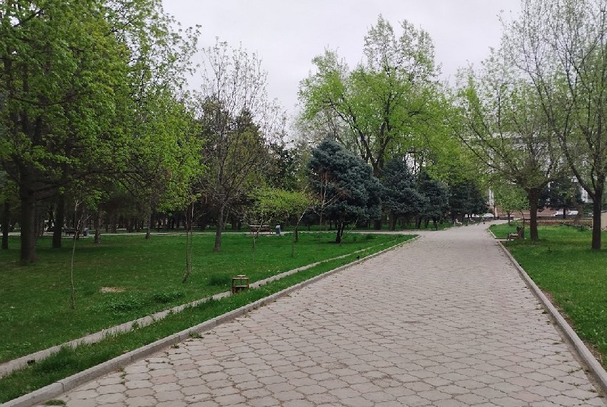 Сквер у «Белого дома»