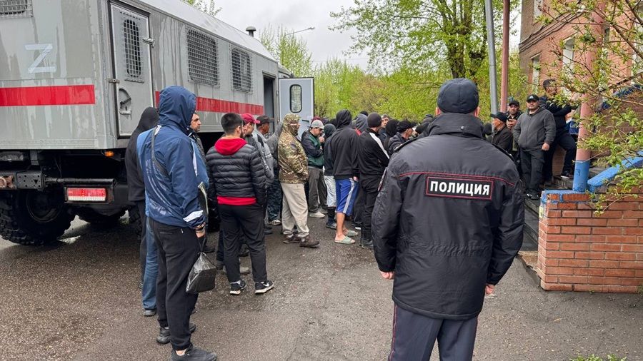 Рейд по проверке мигрантов в Краснодарском крае