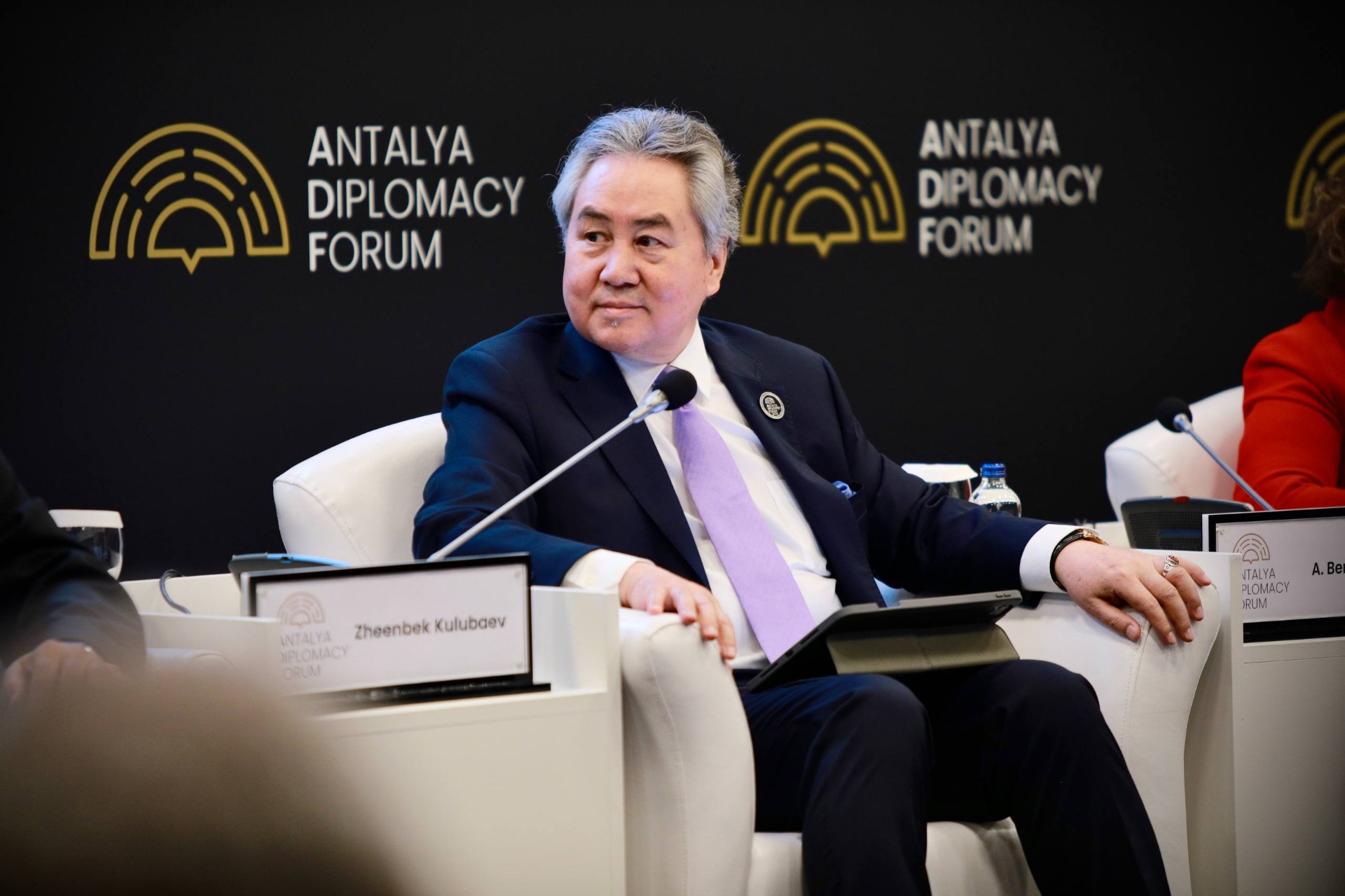 Министр иностранных дел Кыргызстана Жээнбек Кулубаев