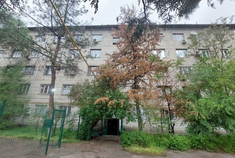Территория под домом для кого-то лакомый кусок