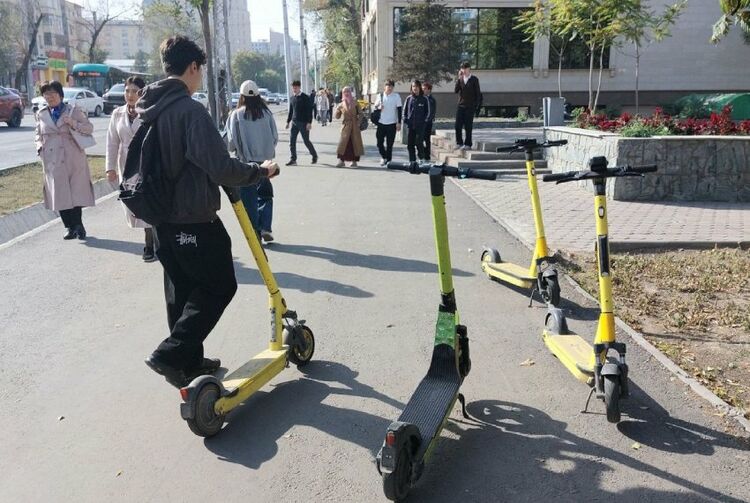 Электосамокаты стали головоной болью Бишкека