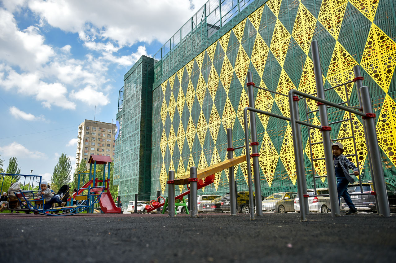 В Бишкеке открыли многоуровневую парковку на 245 машиномест