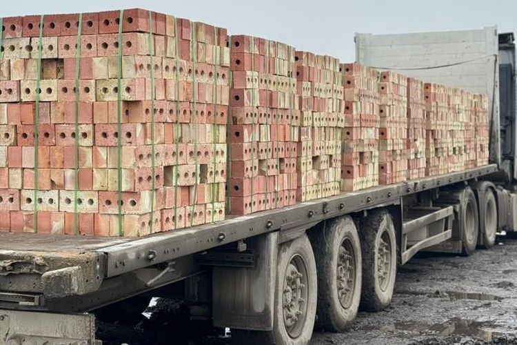 При покупке важно смотреть не только на стоимость, но и на качество обжига, геометрию, наличие документов и условия доставки.