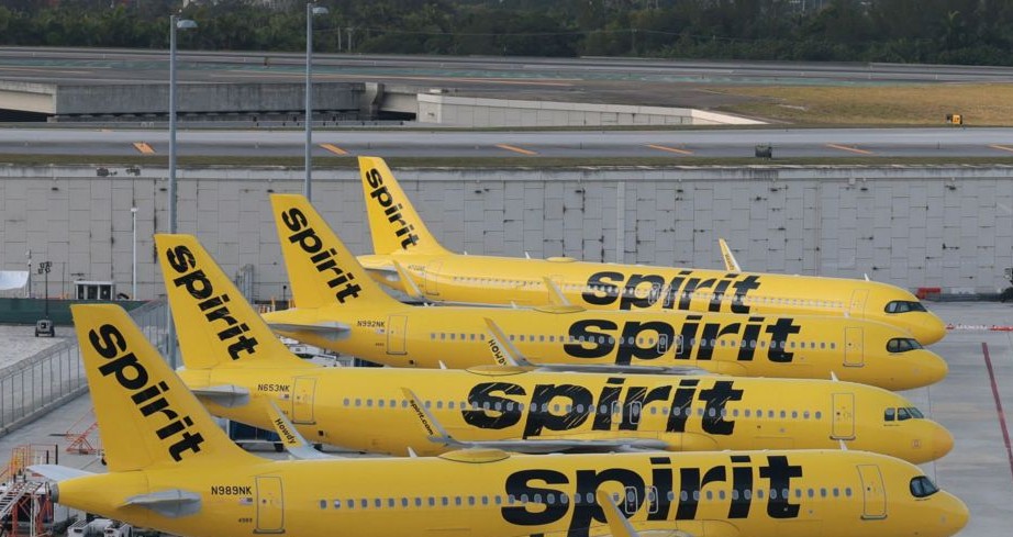 Американская авиакомпания Spirit Airlines прекратила работу из-за подорожания авиатоплива