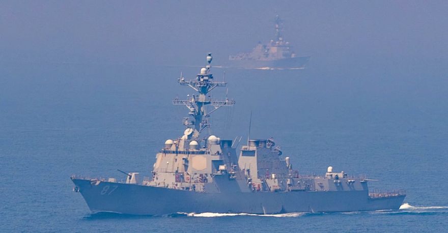 Вооруженные силы Ирана обстреляли ракетами эсминцы США, атаковавшие иранский танкер в Ормузском проливе