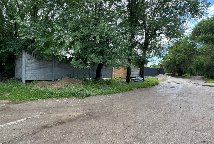 Соседям также принесли иски