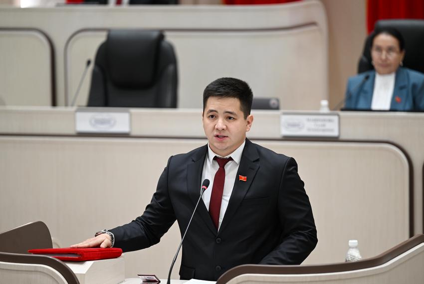 Теперь уже бывший депутат Темирлан Айтиев