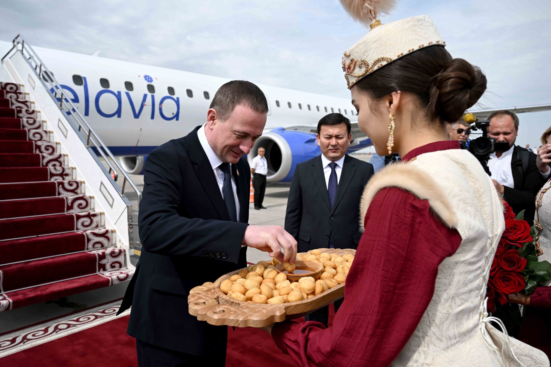 Премьер-министр Беларуси прибыл в Кыргызстан