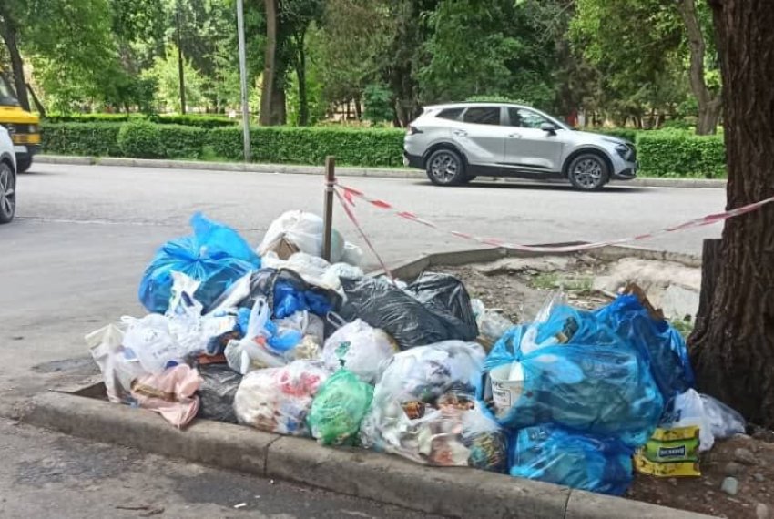 Жители отмечают, что это бульвар, который должен содержаться в чистоте