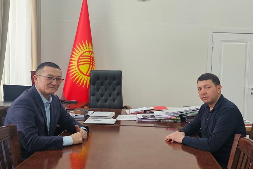 Шайырбек Абдырахман и министр культуры Мирбек Мамбеталиев