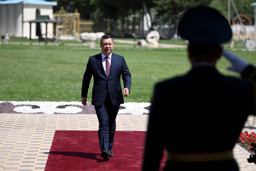 В Чолпон-Ате состоялась официальная церемония встречи президента Кыргызстана Садыра Жапарова и президента Албании Байрама Бегая
