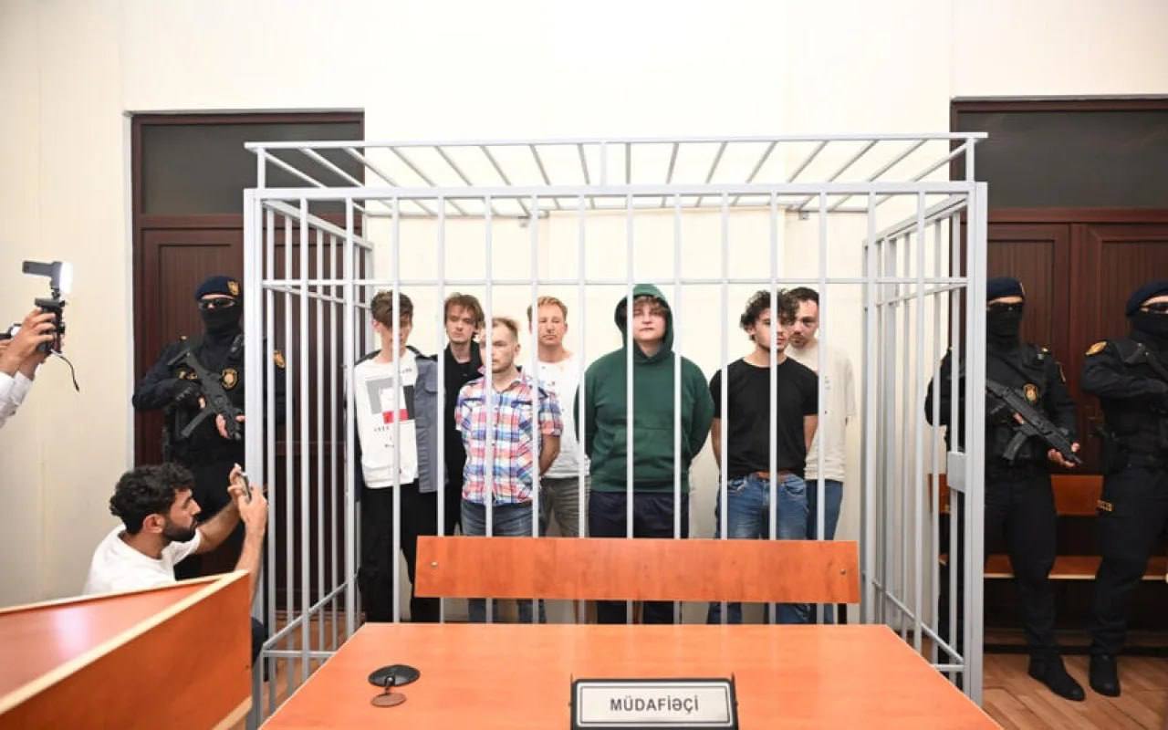В Азербайджане российских IT-специалистов приговорили к срокам до четырех лет