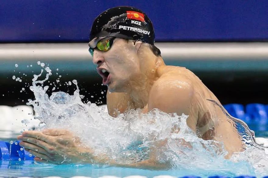 Еще одну медаль на турнире TYR Pro Series завоевал кыргызстанец Денис Петрашов