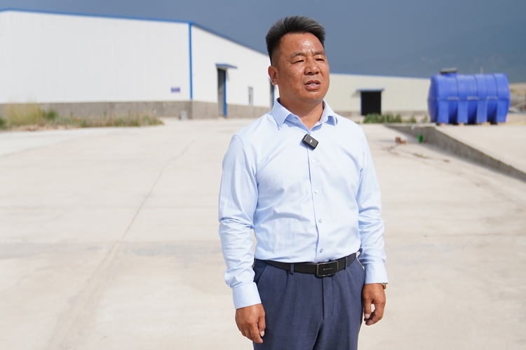 Член совета директоров компании Hebei Baidoujia Fertilizer Co., Ltd. Лю Бинлинь