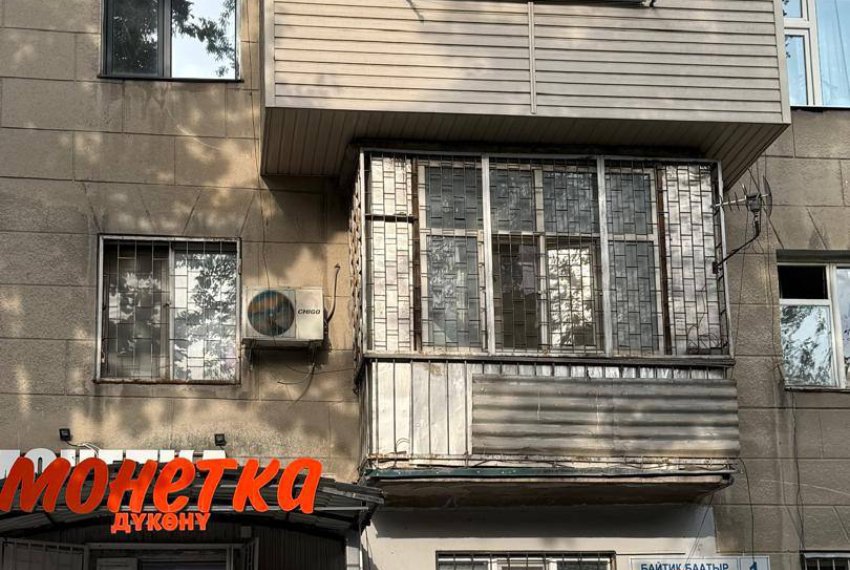 Так балконы выглядели до сноса