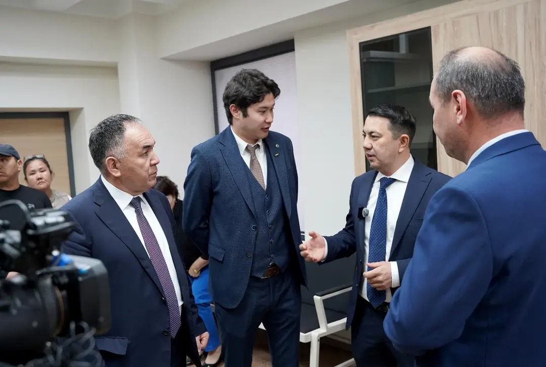 Чынгыз Арзиев со спикером Жогорку Кенеша Марленом Маматалиевым