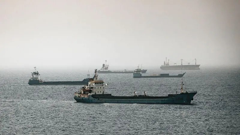 США нанесли удары по Ирану в ответ на обстрел грузового судна в Ормузе
