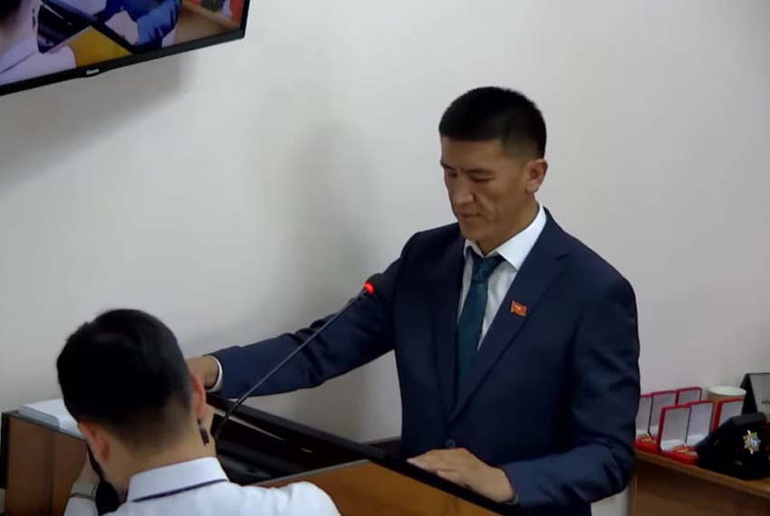 Алмаз Шананов